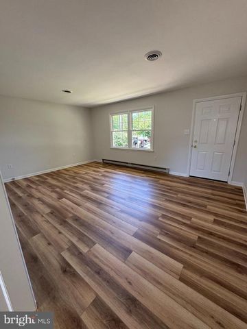 2 SPRINGCREST DR, Luray, VA 22835