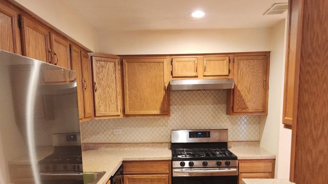 1102 Hinswood Drive 102, Darien, IL 60561