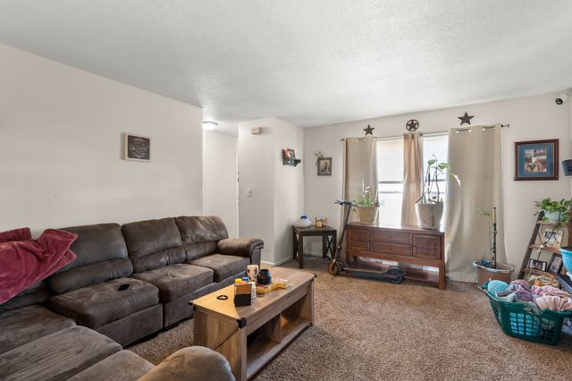 612 Mckinley Avenue, Des Moines, IA 50315