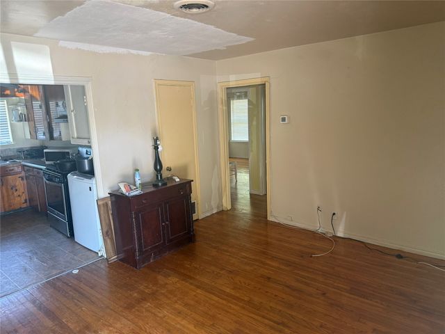 6437 Lontos Drive, Dallas, TX 75214