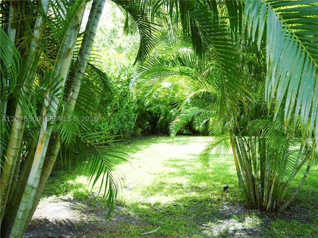 12015 NE 10 Av, Biscayne Park, FL 33161