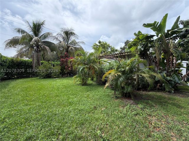 12015 NE 10 Av, Biscayne Park, FL 33161