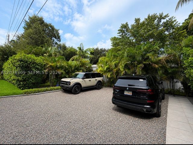 12015 NE 10 Av, Biscayne Park, FL 33161