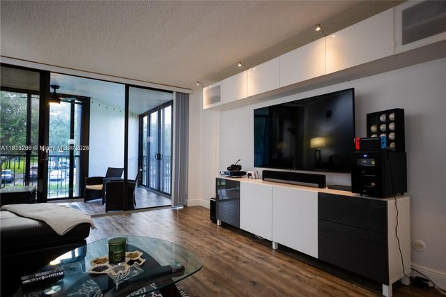 16100 Golf Club Rd 202, Weston, FL 33326