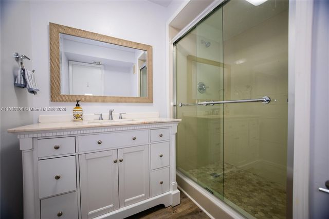 16100 Golf Club Rd 202, Weston, FL 33326