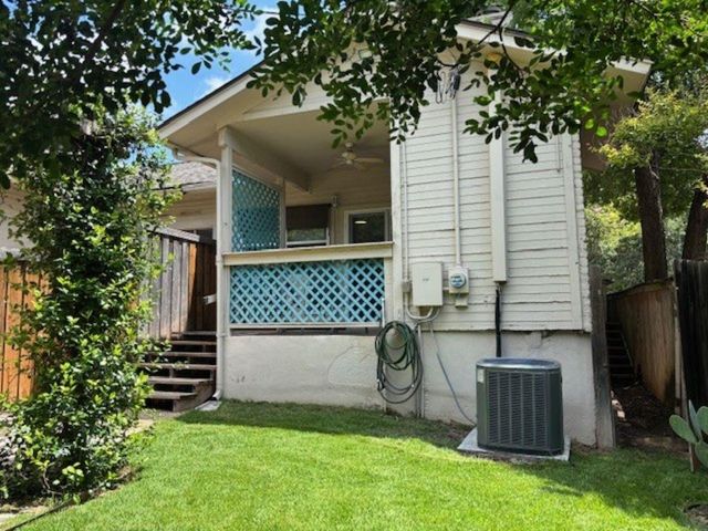 307 Quarry ST, San Marcos, TX 78666