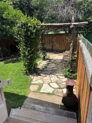 307 Quarry ST, San Marcos, TX 78666