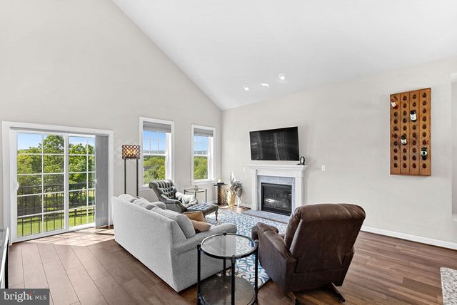 18433 PRESIDIO PL, Round Hill, VA 20141