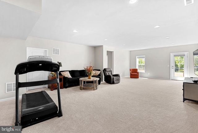 18433 PRESIDIO PL, Round Hill, VA 20141