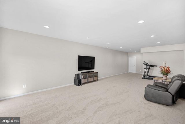 18433 PRESIDIO PL, Round Hill, VA 20141