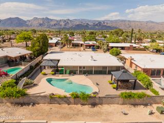 9014 E Calle Pasto, Tucson, AZ 85715