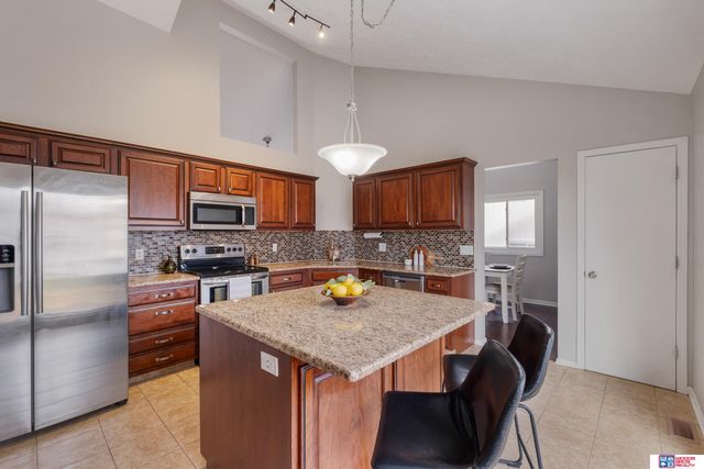 6411 S 162nd Avenue, Omaha, NE 68135