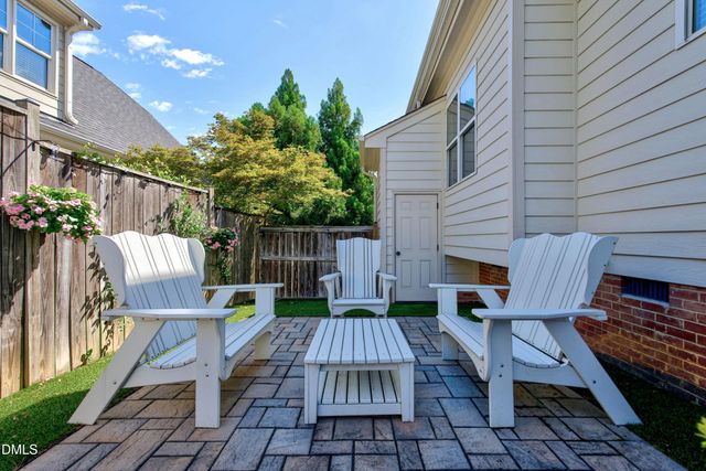 2745 Oberlin 103, Raleigh, NC 27608