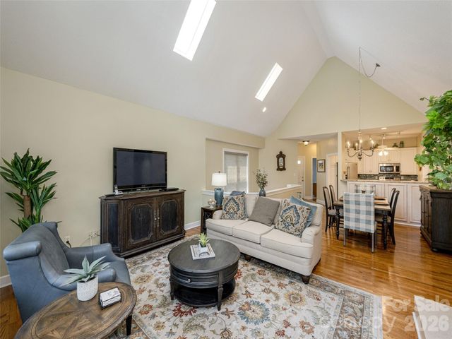 171 Ashefield Court, Hendersonville, NC 28791