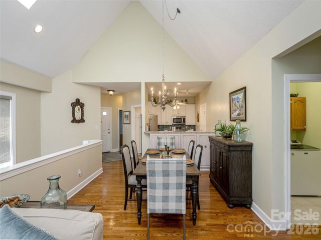 171 Ashefield Court, Hendersonville, NC 28791