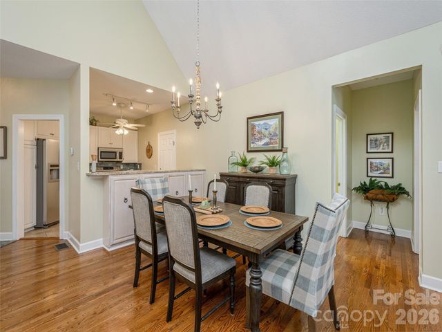 171 Ashefield Court, Hendersonville, NC 28791