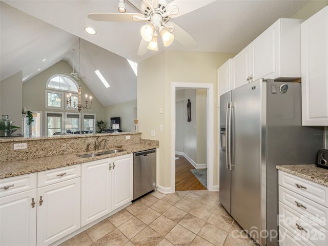 171 Ashefield Court, Hendersonville, NC 28791