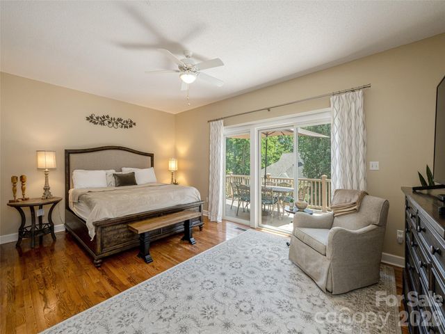 171 Ashefield Court, Hendersonville, NC 28791
