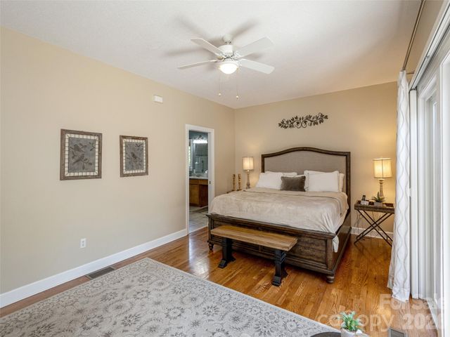 171 Ashefield Court, Hendersonville, NC 28791