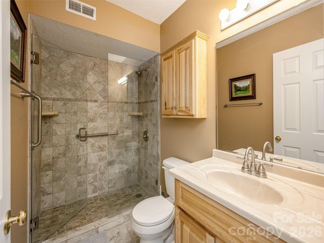 171 Ashefield Court, Hendersonville, NC 28791