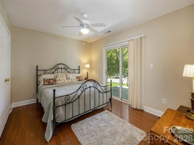 171 Ashefield Court, Hendersonville, NC 28791
