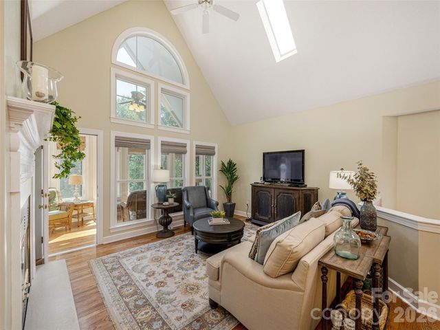 171 Ashefield Court, Hendersonville, NC 28791