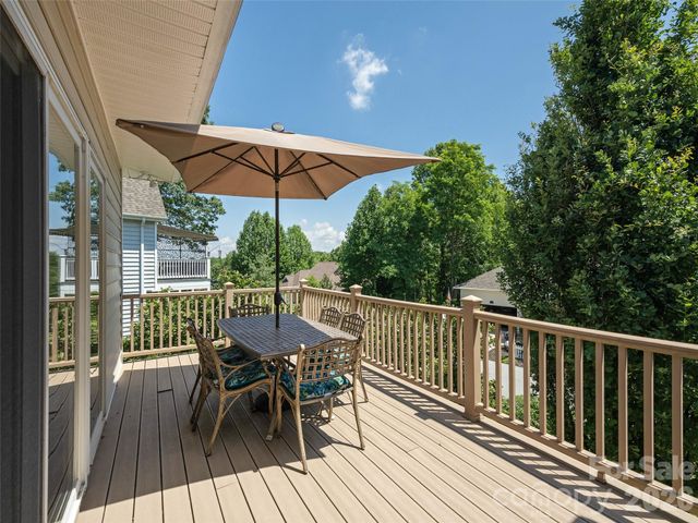 171 Ashefield Court, Hendersonville, NC 28791
