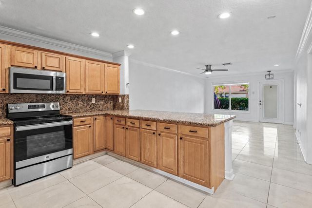 231 SW 6th Street, Boca Raton, FL 33432