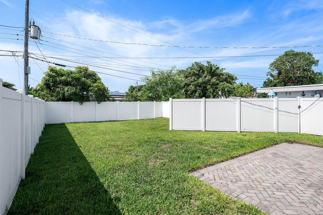 231 SW 6th Street, Boca Raton, FL 33432