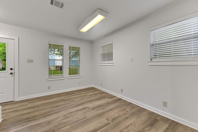 2305 W 9th ST, Austin, TX 78703