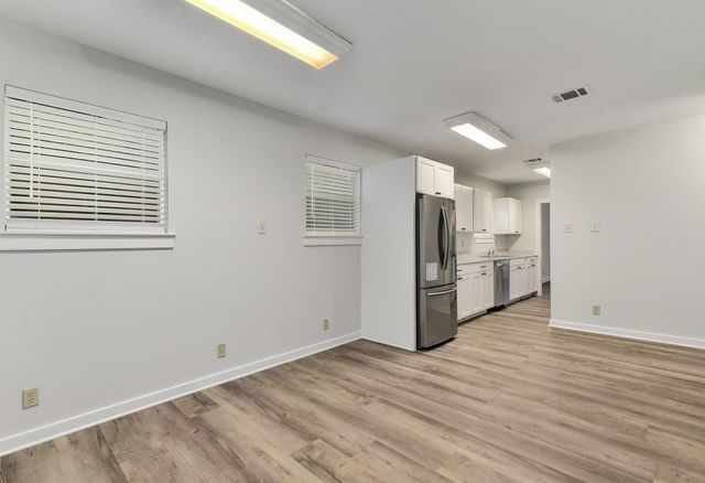 2305 W 9th ST, Austin, TX 78703