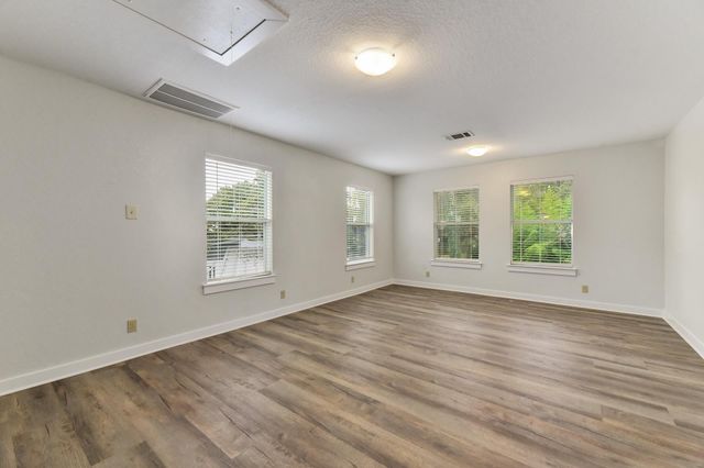 2305 W 9th ST, Austin, TX 78703