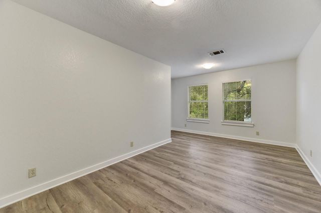 2305 W 9th ST, Austin, TX 78703