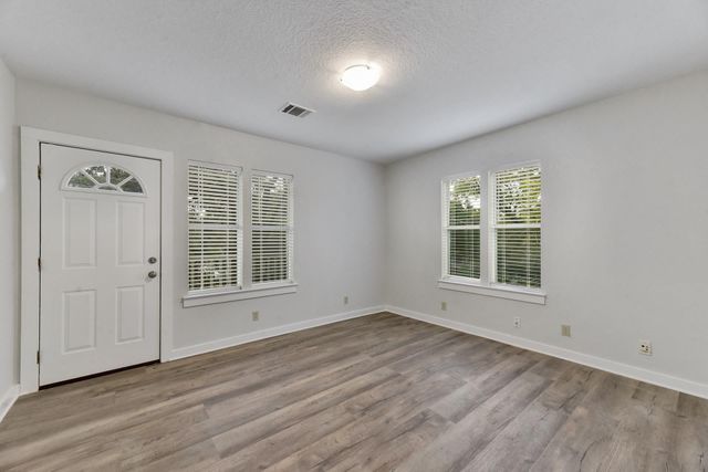 2305 W 9th ST, Austin, TX 78703