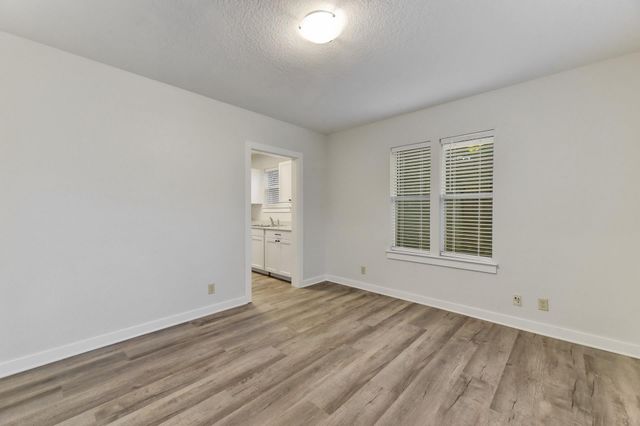 2305 W 9th ST, Austin, TX 78703