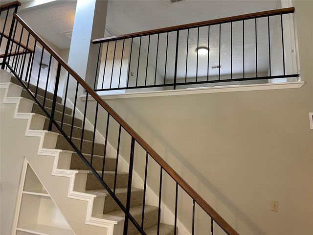 3118 Redcliff Drive, Sugar Land, TX 77479