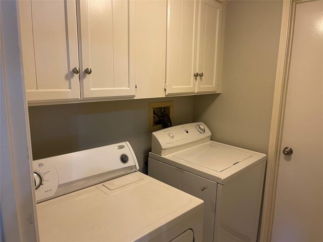 3118 Redcliff Drive, Sugar Land, TX 77479