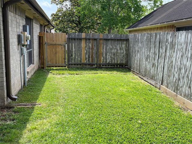 3118 Redcliff Drive, Sugar Land, TX 77479