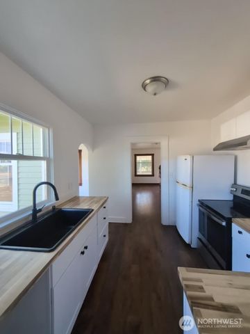306 S 6th Street, Satsop, WA 98541