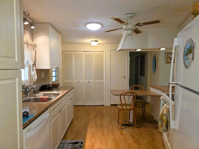 3209 OAKWOOD BOULEVARD S, Sarasota, FL 34237