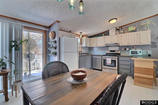 509 E Circle Drive, Hooper, NE 68031