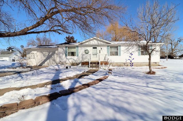509 E Circle Drive, Hooper, NE 68031