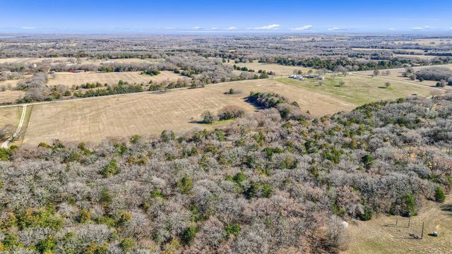 163 Twin Oaks Lane, Whitesboro, TX 76273