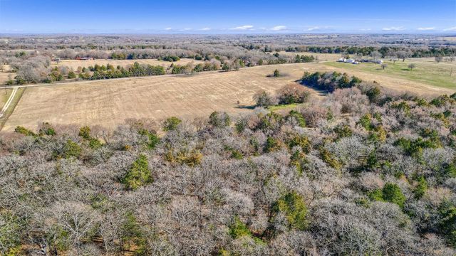 163 Twin Oaks Lane, Whitesboro, TX 76273