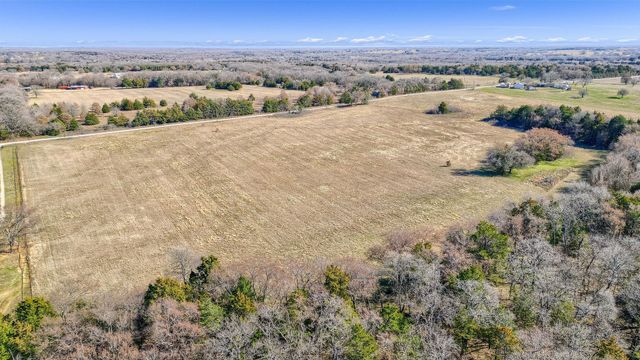 163 Twin Oaks Lane, Whitesboro, TX 76273