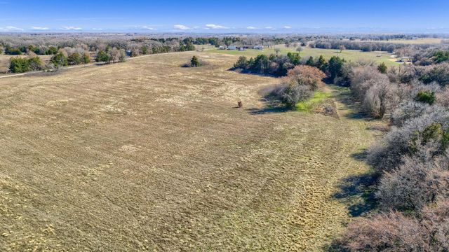 163 Twin Oaks Lane, Whitesboro, TX 76273
