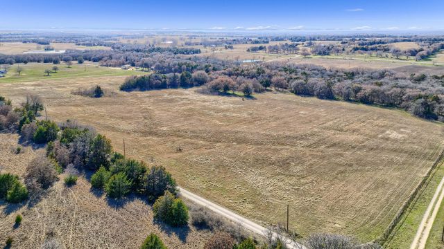 163 Twin Oaks Lane, Whitesboro, TX 76273
