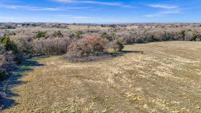 163 Twin Oaks Lane, Whitesboro, TX 76273