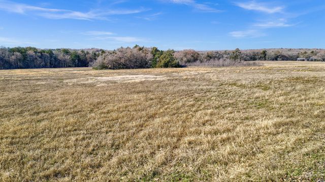 163 Twin Oaks Lane, Whitesboro, TX 76273