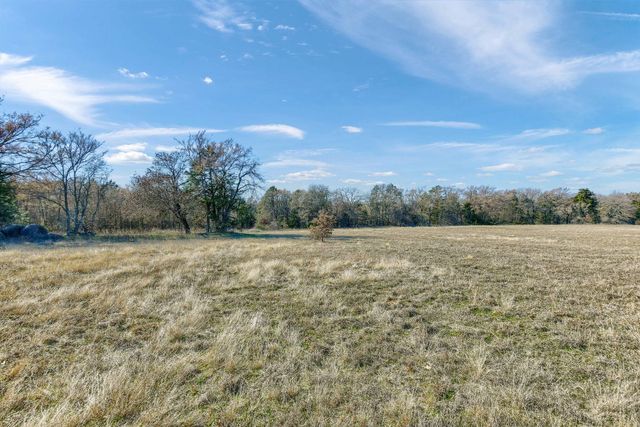 163 Twin Oaks Lane, Whitesboro, TX 76273